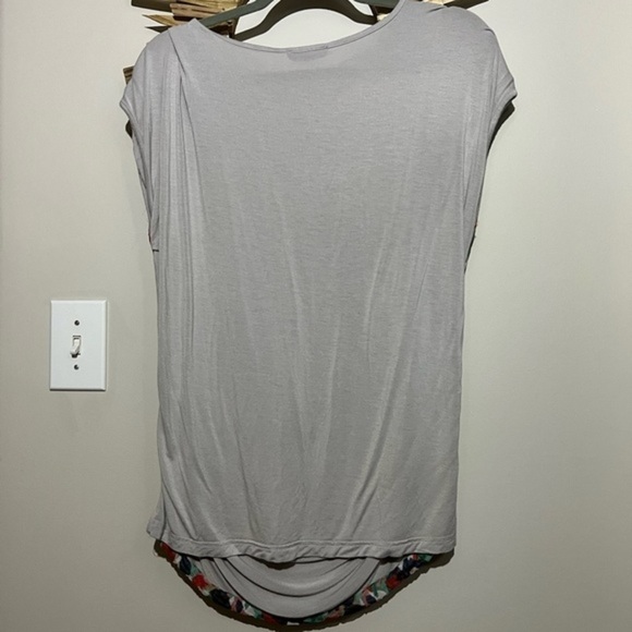 Tatuum Colorful Font Sleeveless Top - Picture 6 of 8